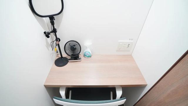 BIZ DESK 博多筑紫口 by PaO