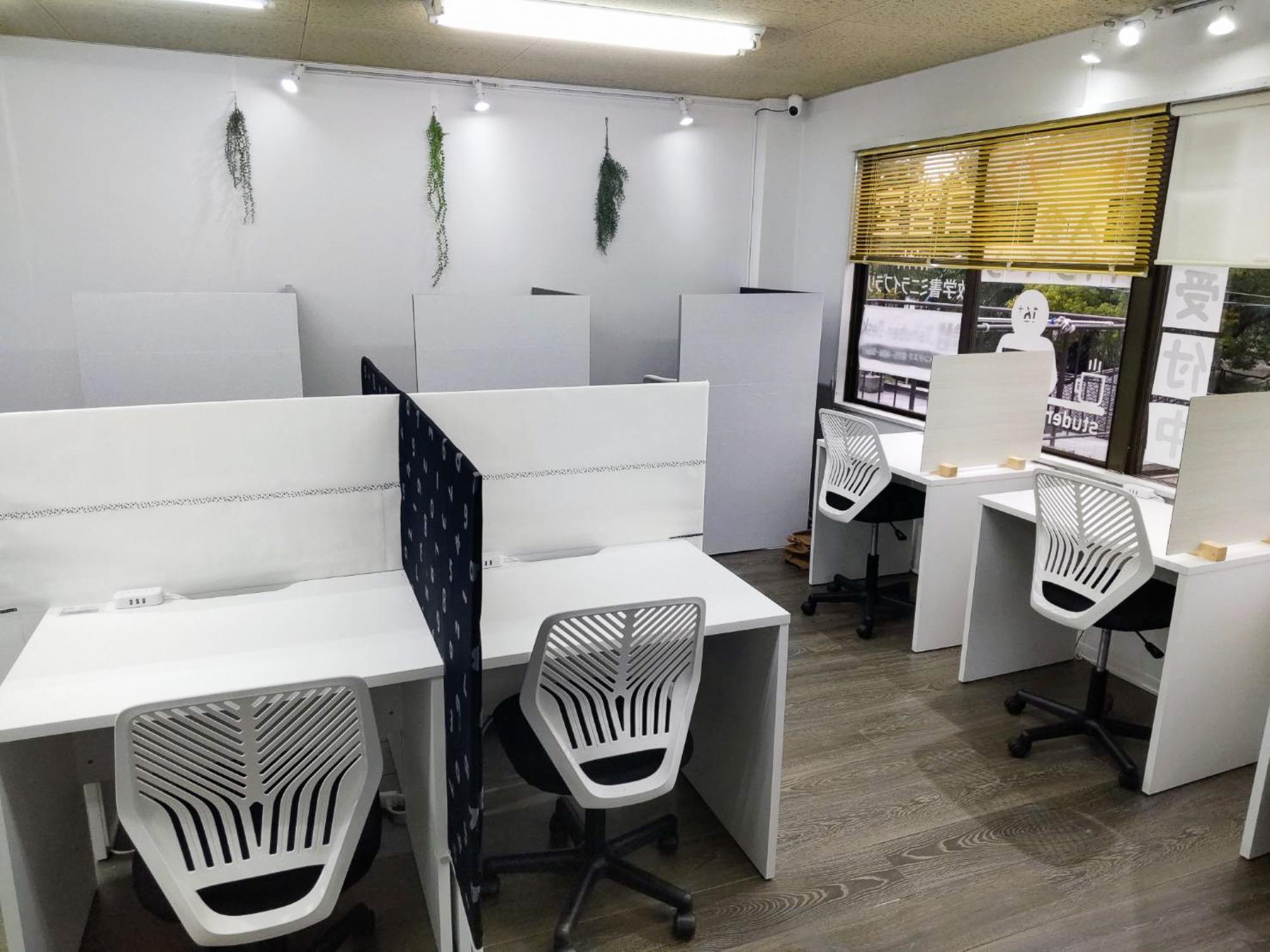 いいオフィス二条 by Jishuben Desk